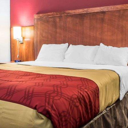 Econo Lodge Brockport Bagian luar foto